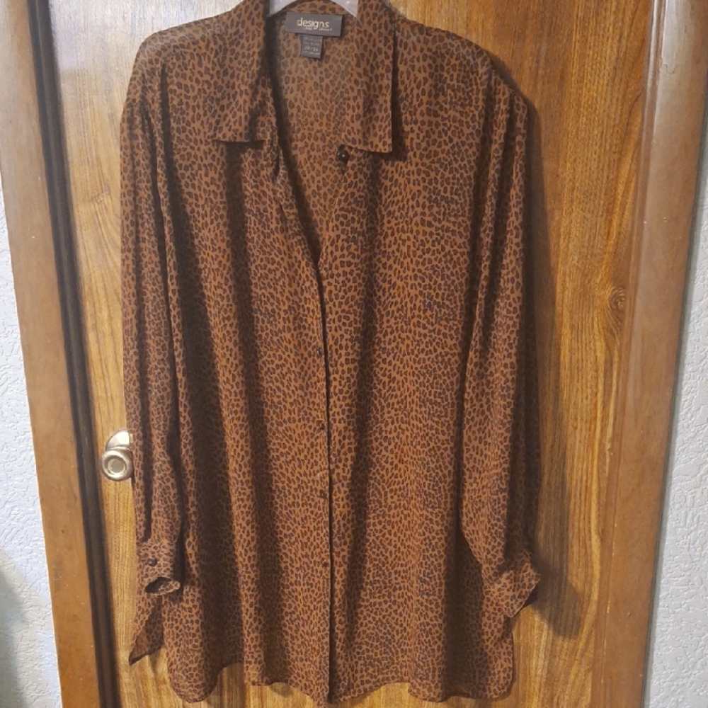 Brown Casual Button Down Shirt with Long Sleeves and Relaxed Fit
